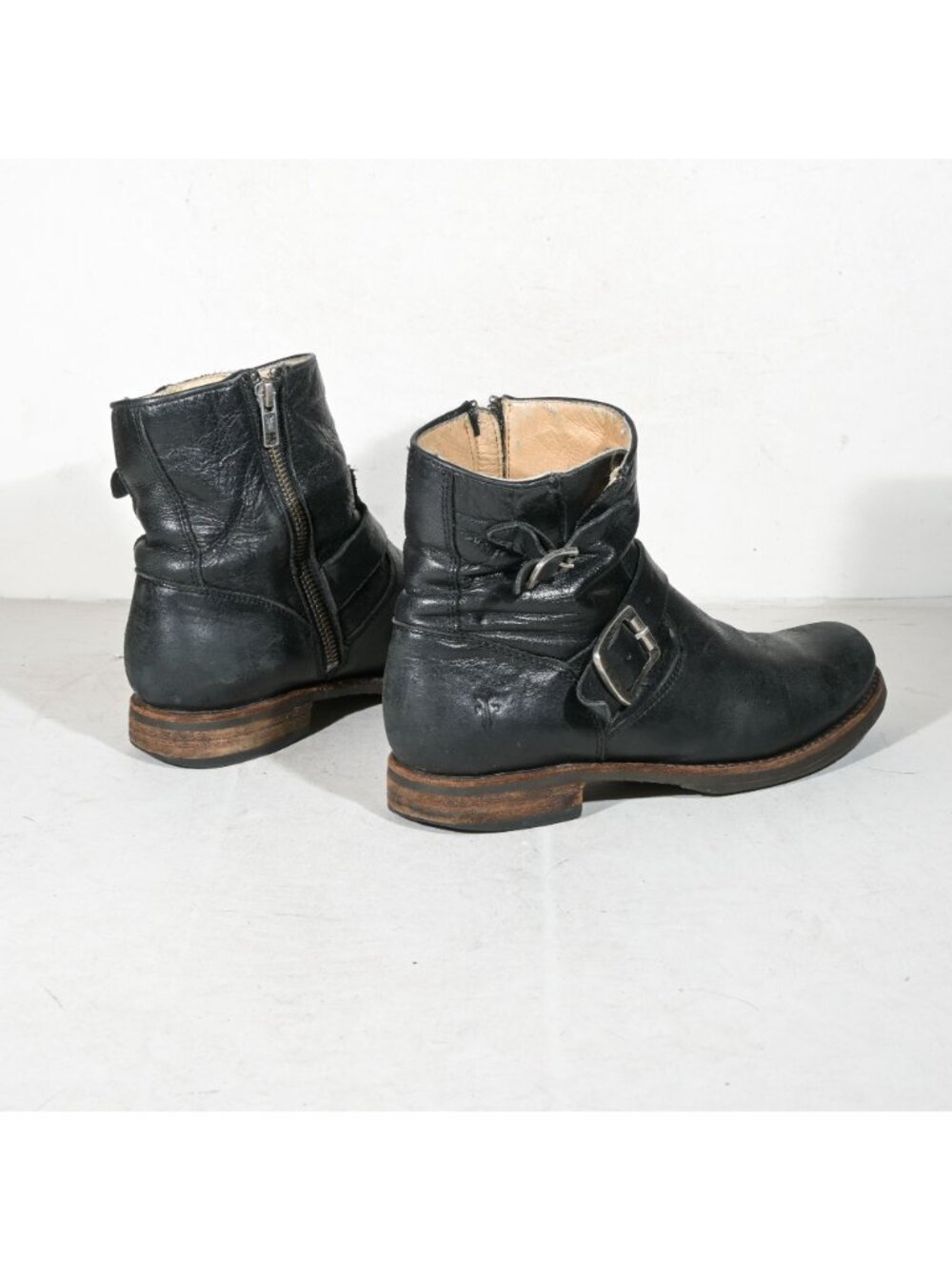 Frye Vicky Engineer Moto Ankle Boots Black Leather Double Buckle Inside Zip 8 - Picture 3 of 8